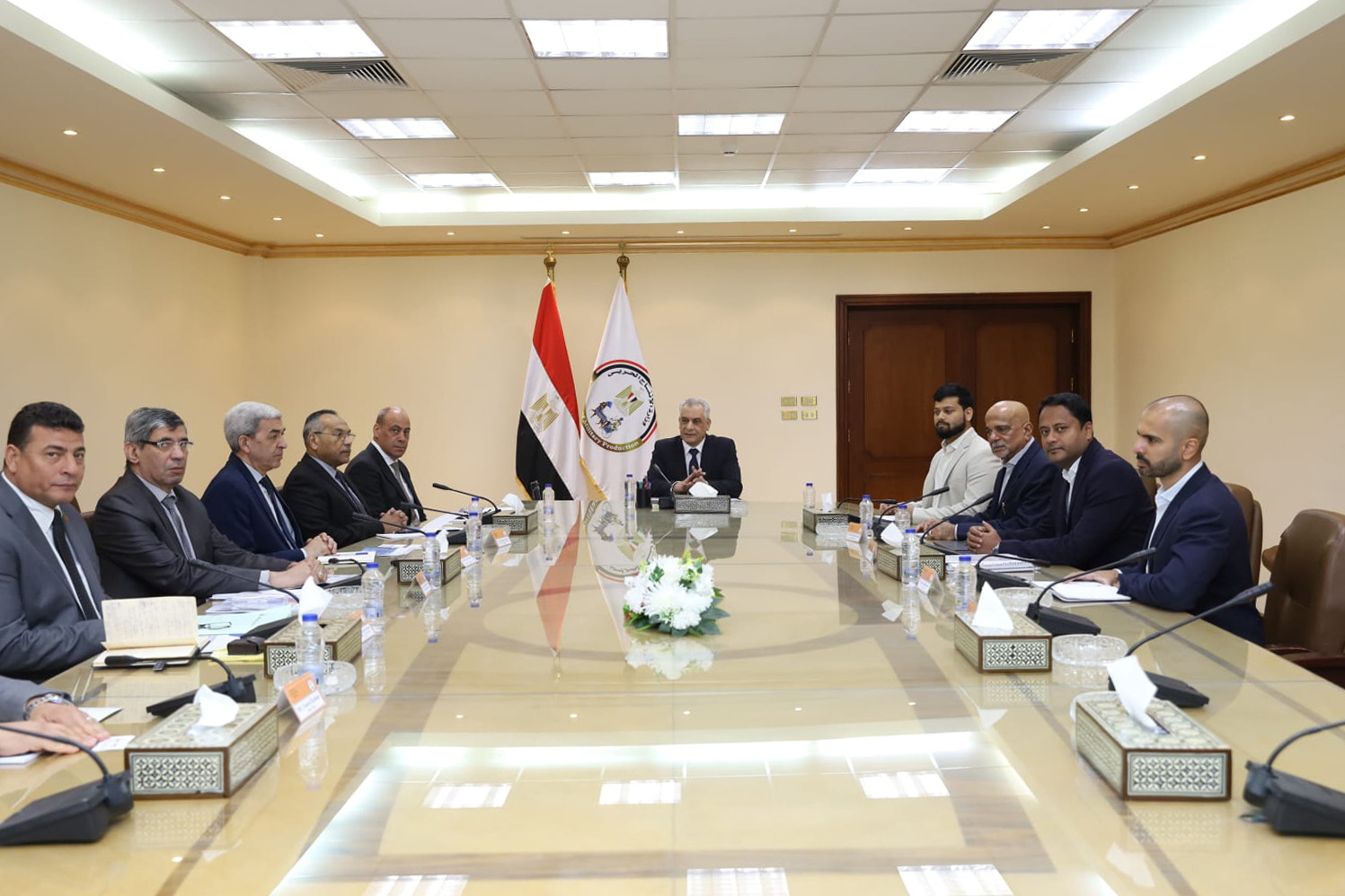 Military Production Minister explores expanded cooperation with India’s Parasn